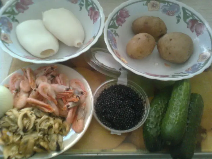 Салат "морской микс": шаг 1