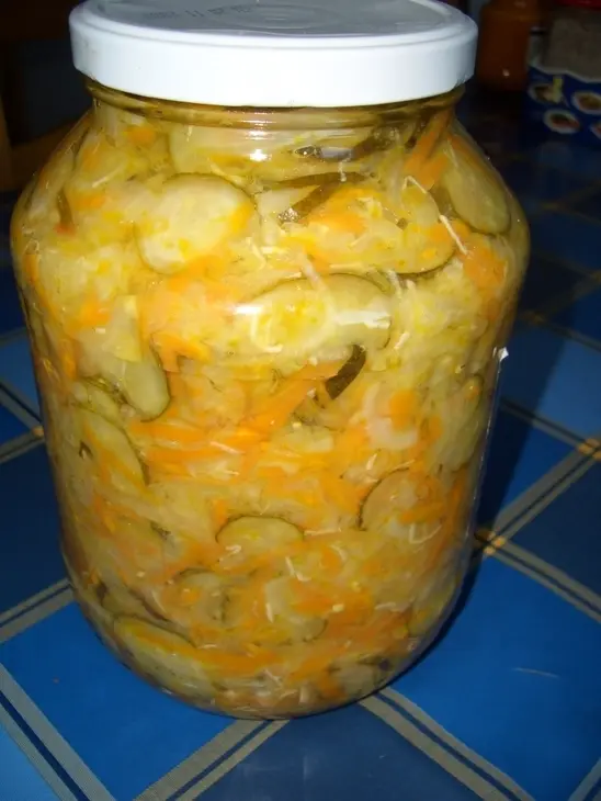 Салат закусочный с капустой: шаг 1