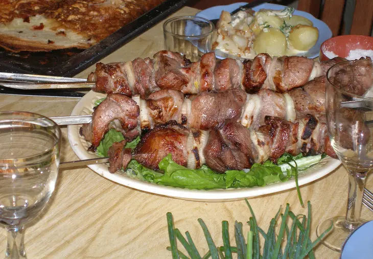 Шашлык в кисло -молочном соусе: шаг 1