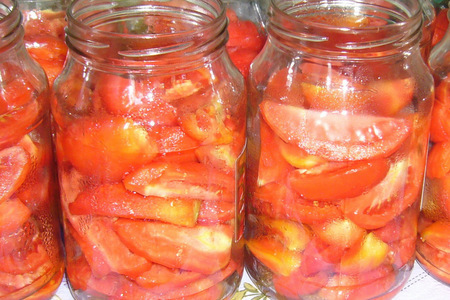 Помидоры в томатном соке: шаг 1