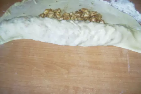 Штрудель с яблоками из вытяжного теста: шаг 3