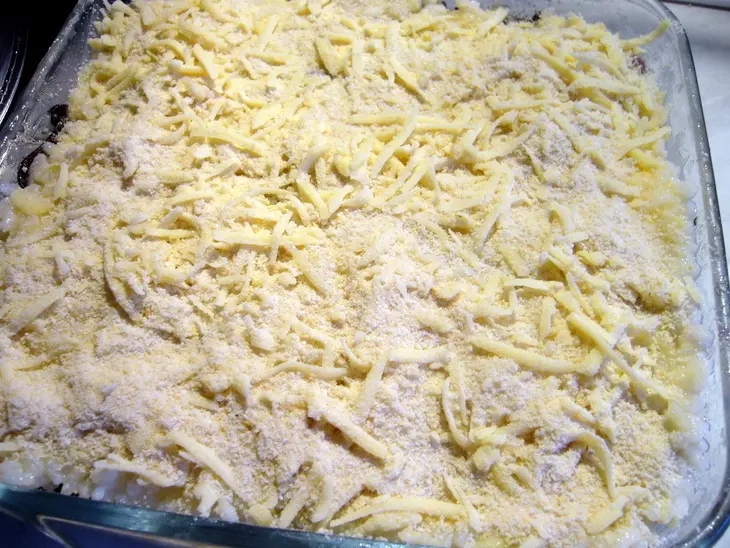 Гратен рисовый  с мясом и грибами: шаг 5