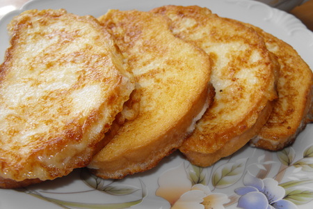 Хлеб с яйцом и молоком — гренки на сковороде