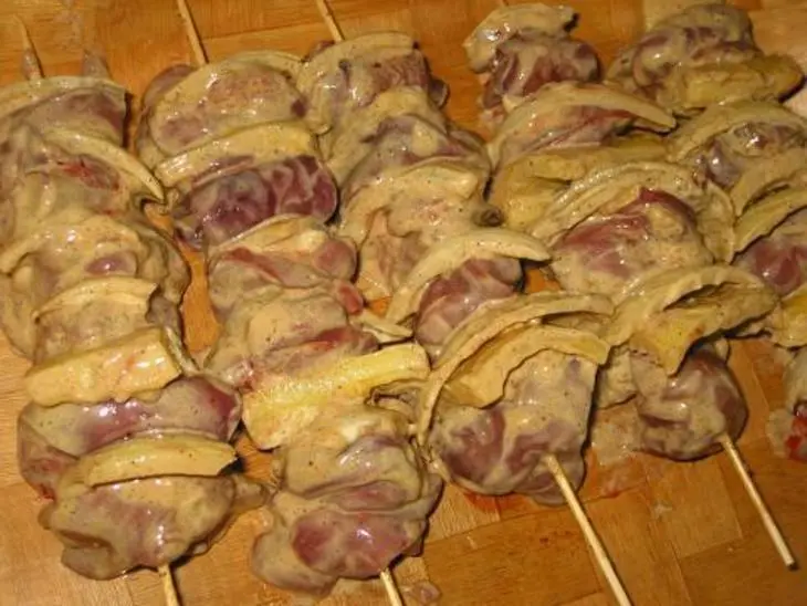 Шашлычки из куриной печени: шаг 2