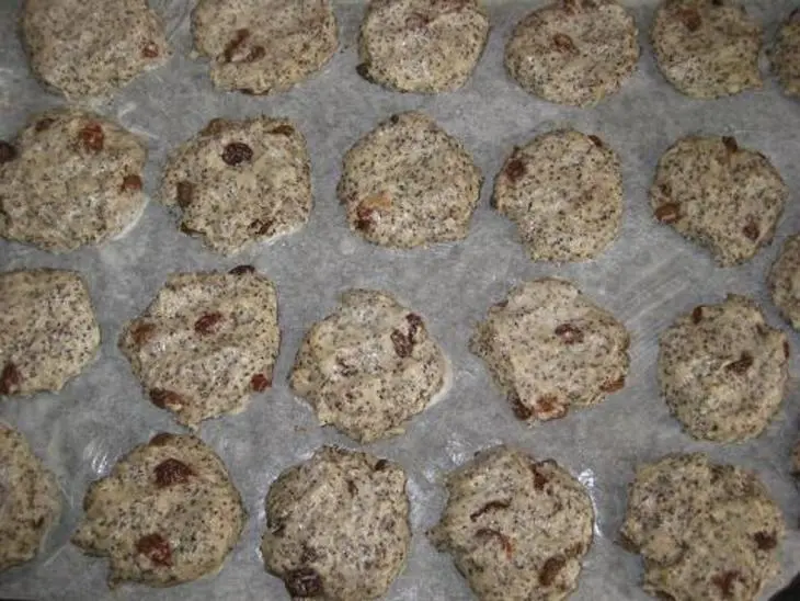 Маковое печенье с изюмом: шаг 2