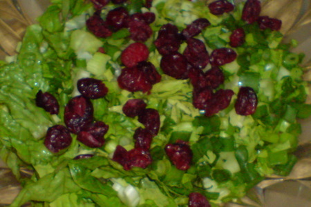 Салат с помидорками и сушеной клюквой: шаг 4