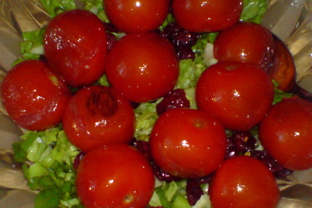 Салат с помидорками и сушеной клюквой: шаг 5