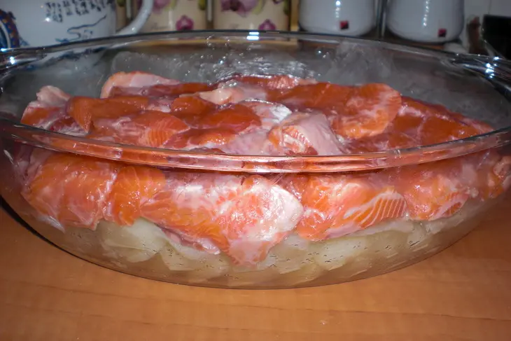 Форель запеченая с картофелем: шаг 1