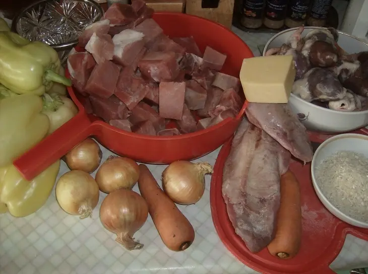 Перчики, фаршированные мясным ассорти: шаг 1