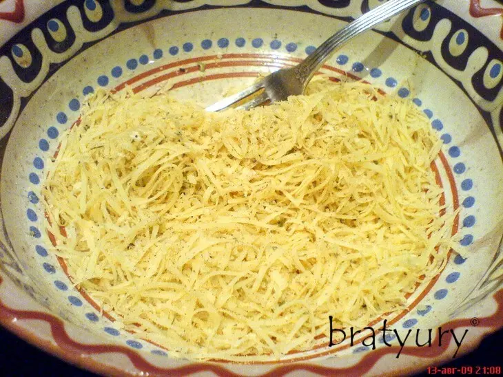 Катофель "веером" в духовке с минимумом приправ, однако исключительно вкусно: шаг 5
