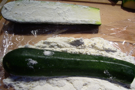 Мини-цукини с кунжутной корочкой и салатом-соусом из редиски: шаг 3
