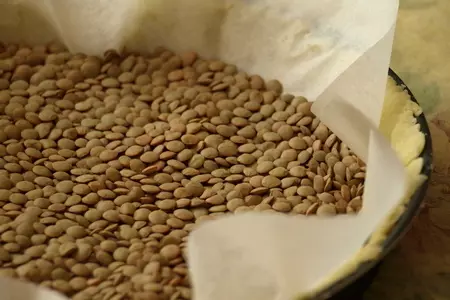 Киш с форелью, креветками и фенхелем: шаг 3