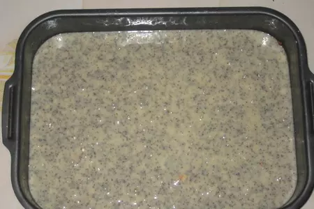 Скорый пирог со сгущенкой и маком: шаг 5