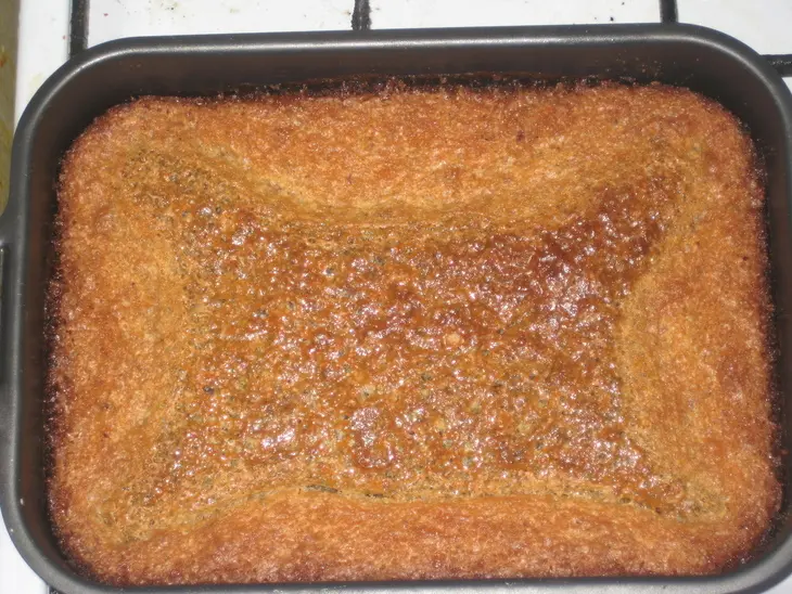 Скорый пирог со сгущенкой и маком: шаг 6