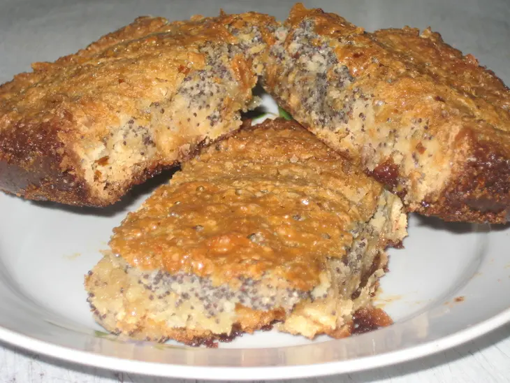 Скорый пирог со сгущенкой и маком: шаг 7