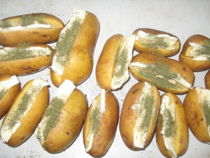 Запеченый свежий картофан.: шаг 1
