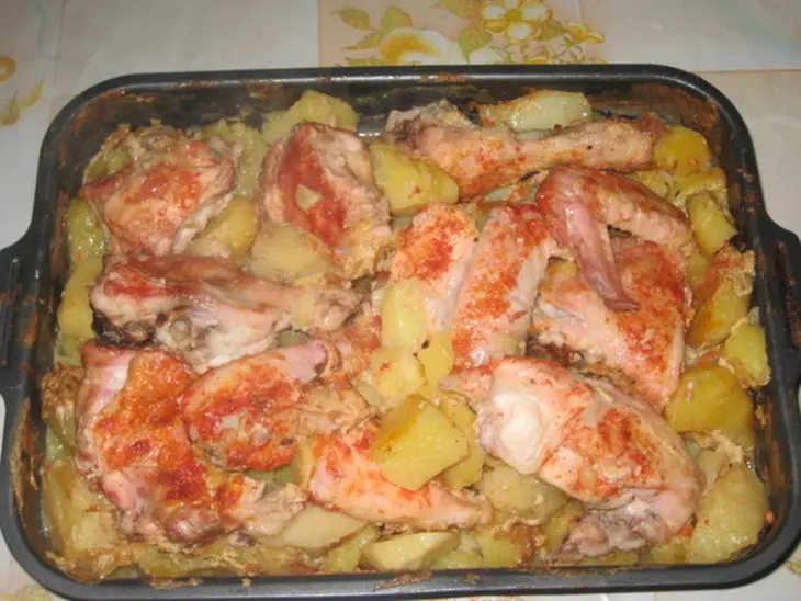 Картофель,запеченный в духовке с молочком и курочкой.: шаг 1