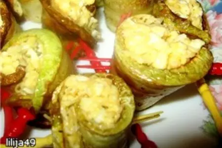Рулетики из кабачков с сыром и яйцами: шаг 3