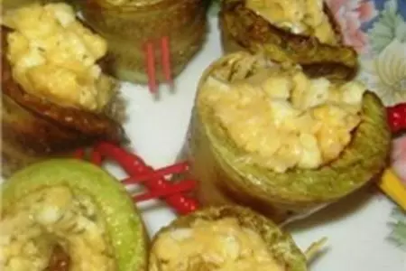 Рулетики из кабачков с сыром и яйцами: шаг 5