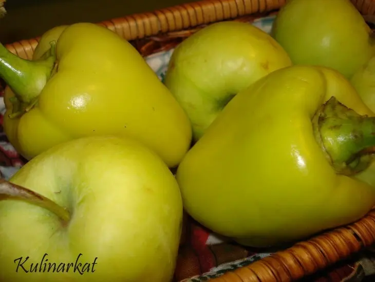 Перец, маринованный с яблочками: шаг 1