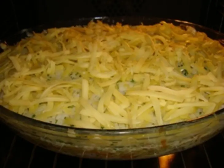Запеканка с рыбой, кальмарами , овощами и рисом: шаг 7