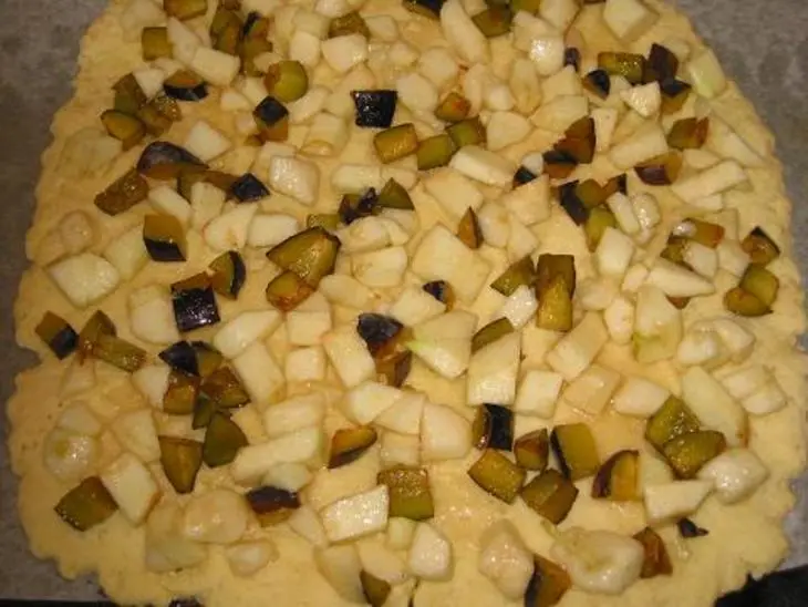 Фруктовый пирог с посыпкой: шаг 4
