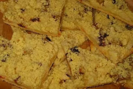 Фруктовый пирог с посыпкой: шаг 6