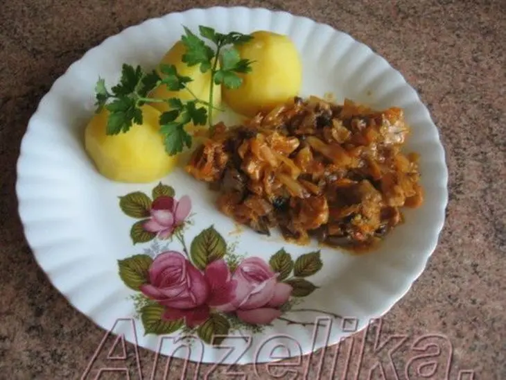 Овощи с мясом и грибами.: шаг 1