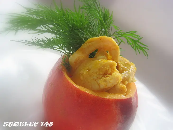 Куриная грудка карри с кунжутом в чаше из нектарина.: шаг 1