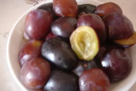 Куриная печень  со сливами  и медом: шаг 3