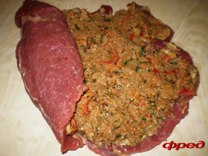 Мясной рулет с печенью: шаг 5