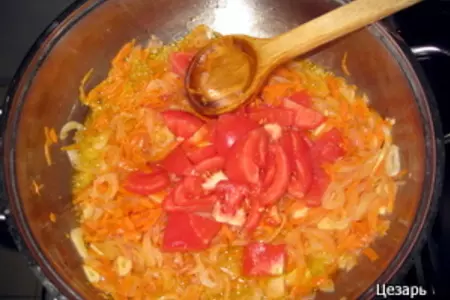 Тушеный сельдерей c белыми грибами: шаг 3