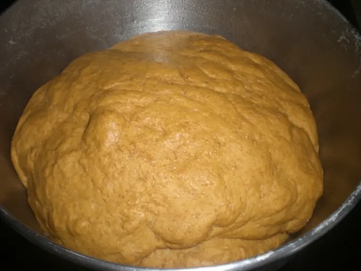 Хлеб из цельной и кукурузной муки: шаг 7