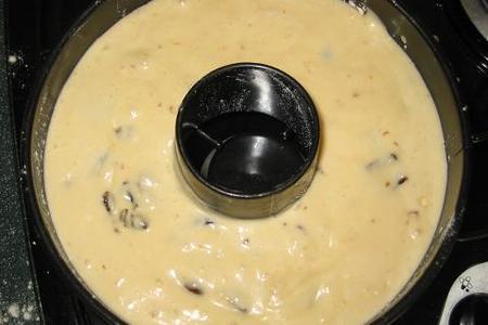 Йогуртовый кекс с черносливом: шаг 2