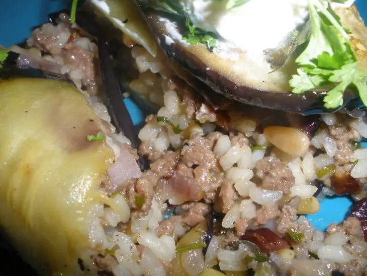 Тимбаль из баклажанов с начинкой из мяса и риса с кедровыми орешками: шаг 6