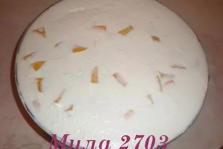 Нежный сырно-сливочный торт с персиками: шаг 2
