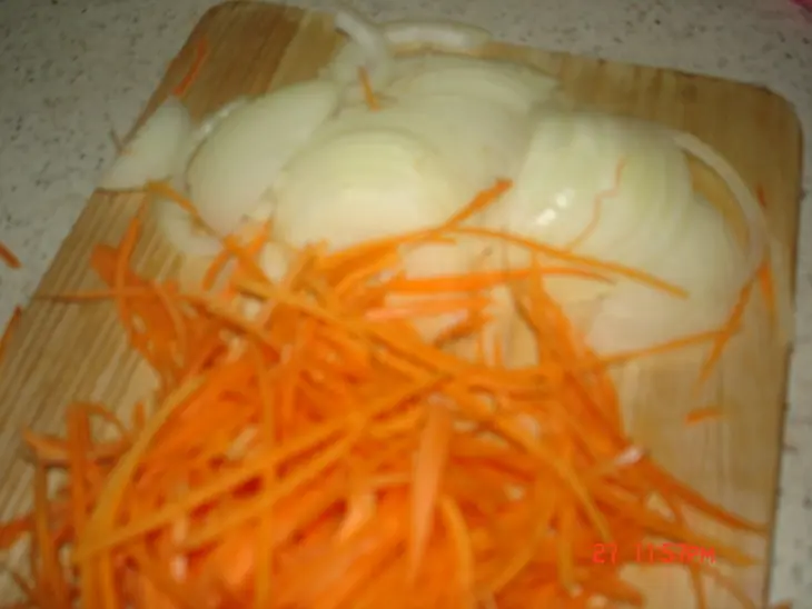 Закуска "хе " с морепродуктами и  морковью: шаг 1