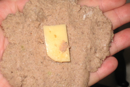 Котлетки из куриных желудков с сыром и свекольный необычный салатик.: шаг 5