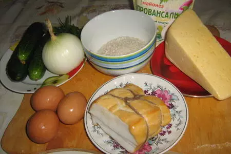 Салат из копчёного кальмара.: шаг 1