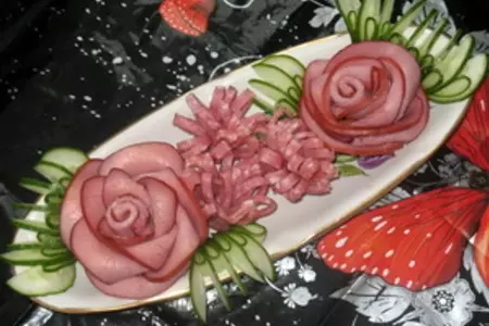 Мясной «букет» // украшение праздничного стола: шаг 6