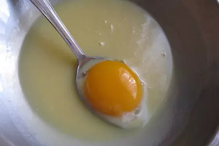 Творожный кекс " груша под снегом ": шаг 7