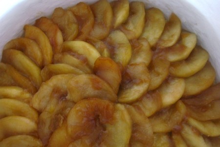 Яблочный торт с карамельным баварским муссом с корицей: шаг 4