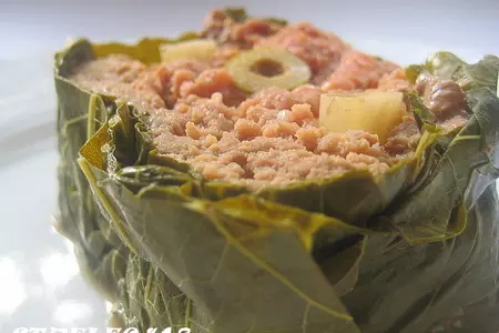 Мясной террин с оливками и чесноком в виноградных листьях.: шаг 6