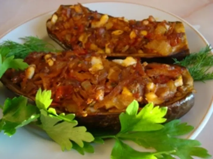 Баклажановые лодочки с морковкой: шаг 6