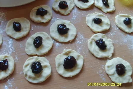 Булочка с начинкой: шаг 3