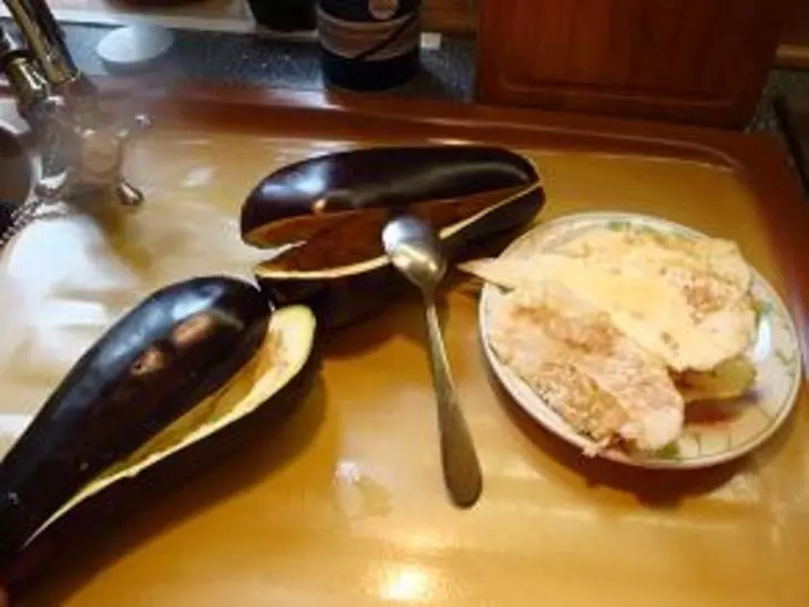 Баклажаны, фаршированные сыром: шаг 1