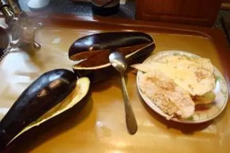 Баклажаны, фаршированные сыром: шаг 1