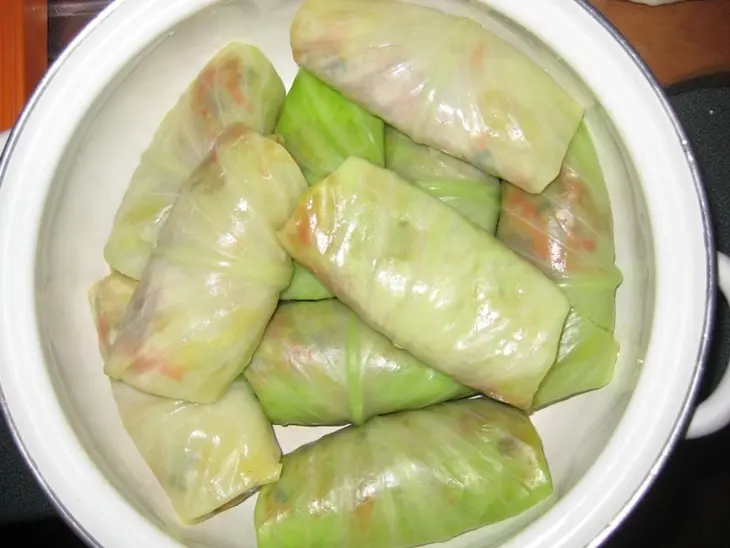 Маринованые овощные голубцы: шаг 2