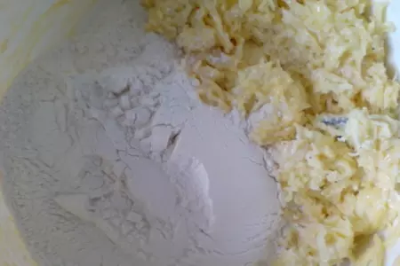Печенье сырное с кунжутом,маком и льняными семечками: шаг 3