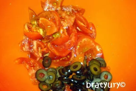 Грузинский салат с греческими маслинами: шаг 3